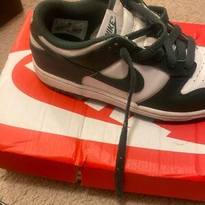 Nike kids Nike dunks low Green and White Sneakers